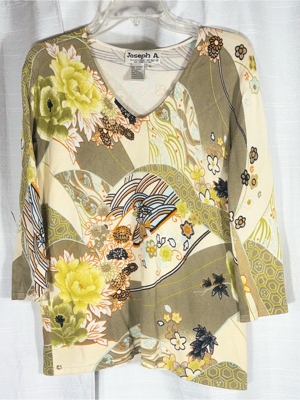 Joseph A. Women's XL Floral V-Neck 3/4 Sleeve Top - Cream & Olive Oriental